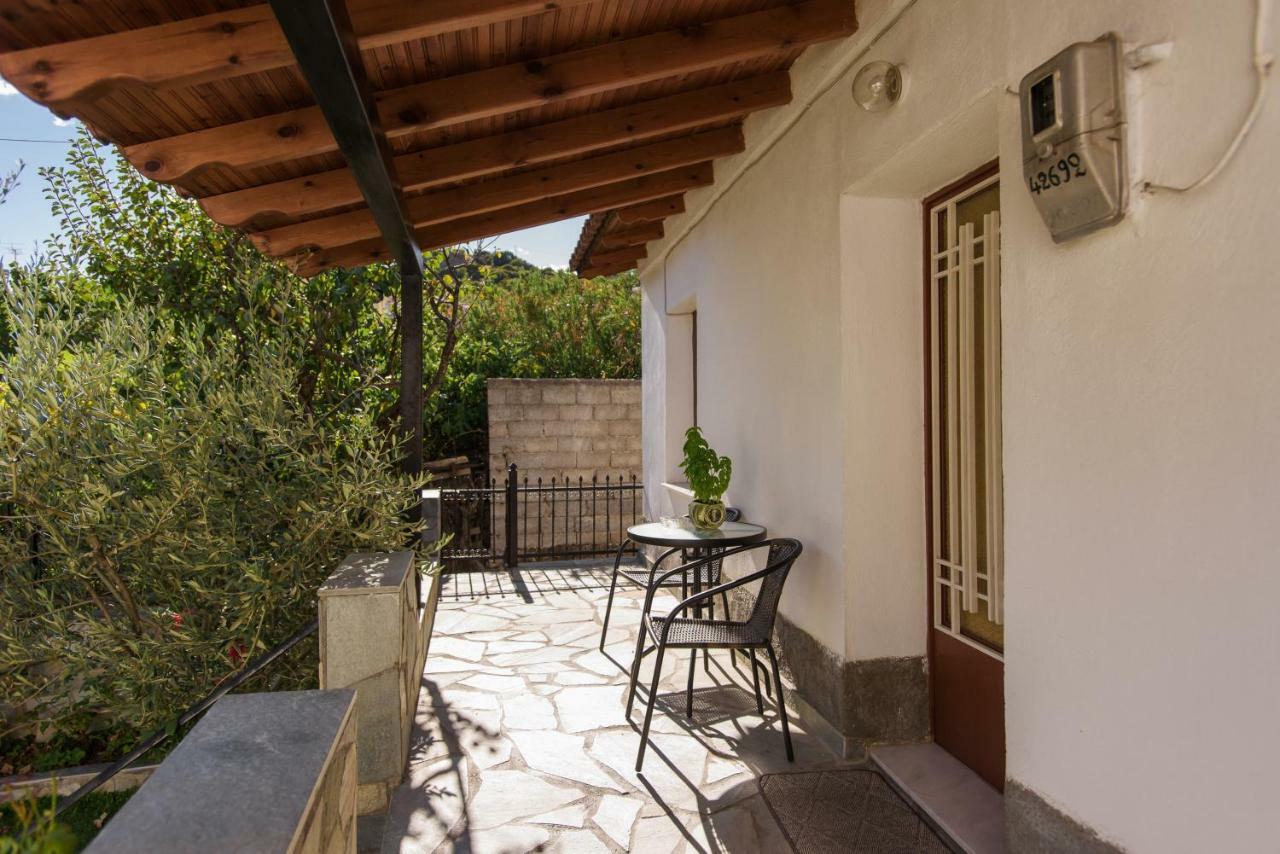 فيلا Lena'S Garden House كالامباكا المظهر الخارجي الصورة