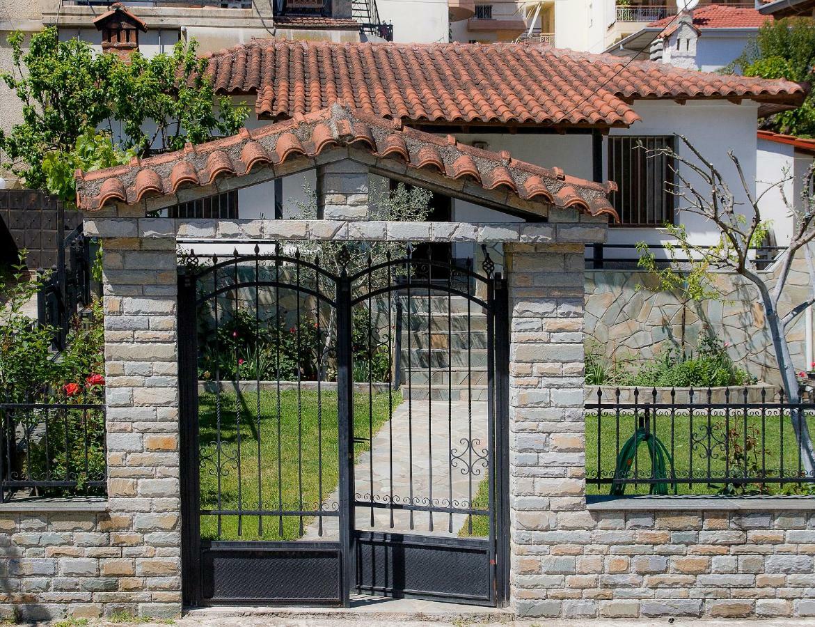 فيلا Lena'S Garden House كالامباكا المظهر الخارجي الصورة